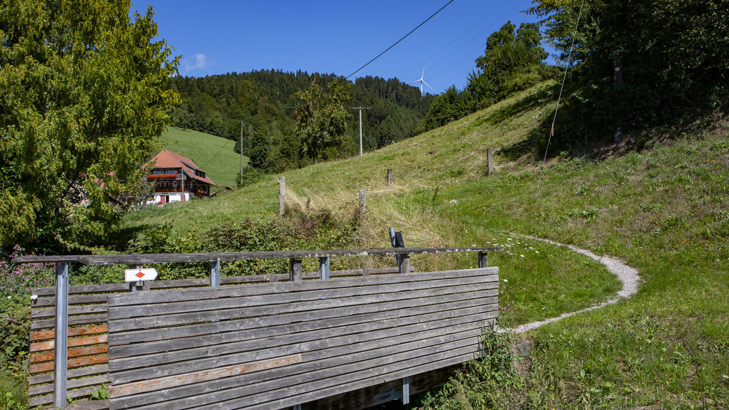 Holzbrücke über den Frohnaubach