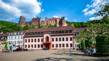Blick vom Karlsplatz zum Heidelberger Schloss