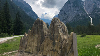 Blick aus der Ferne auf die Drei Zinnen