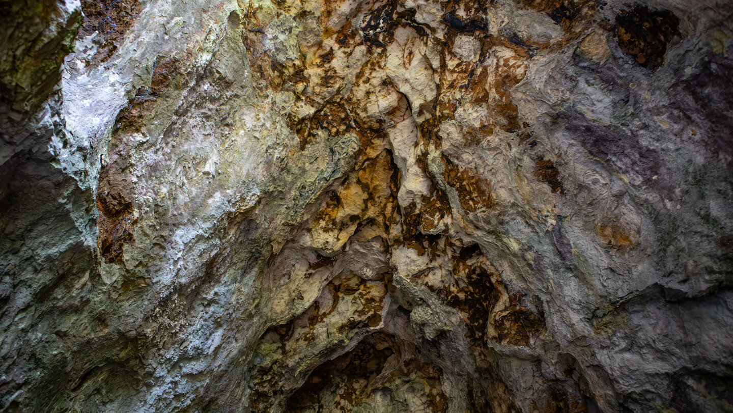 Verkarstete Felsformationen im Inneren der Schwarzwagfelshöhle