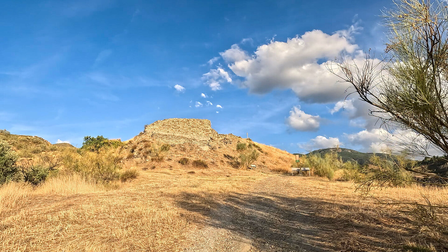 Wanderweg zur archäologischen Fundstätte Cerro de la Encina