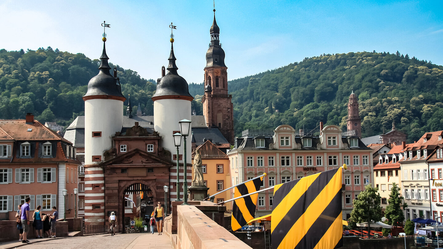 Brückentor an der Alten Brücke in Heidelberg Brückentor an der Alten Brücke in Heidelberg