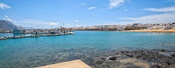 Blick über den Hafen von Caleta de Sebo