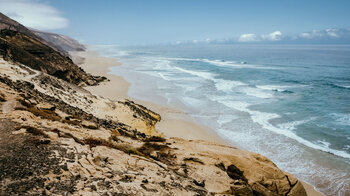 Ausblick über die Playa de Barlovento vom Wanderpfad auf dem Westcoast Trail