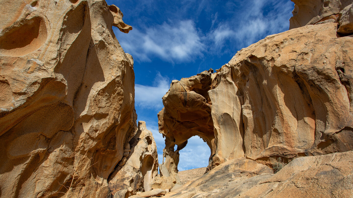 bizarre Felsgebilde um den Arco de las Peñitas