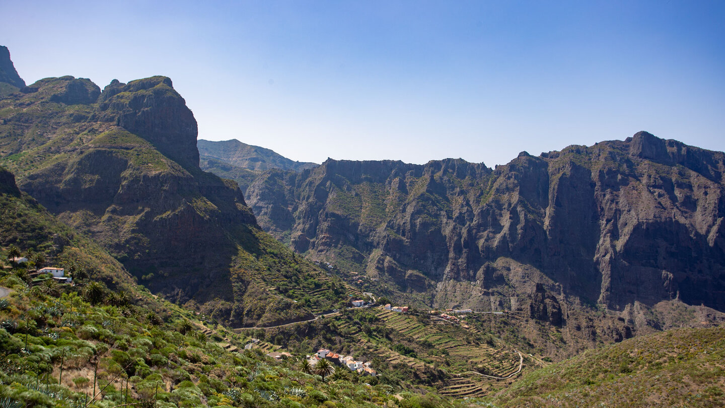 Ausblick vom Mirador Cruz de Hilda auf das Dörfchen Masca