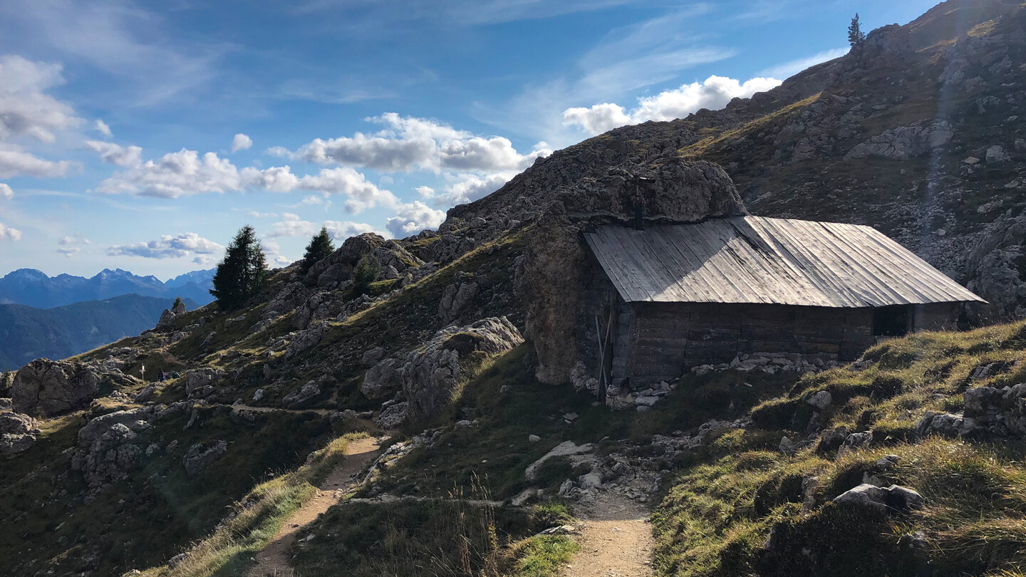kleine Nebenhütte am Refugio Roda di Vael
