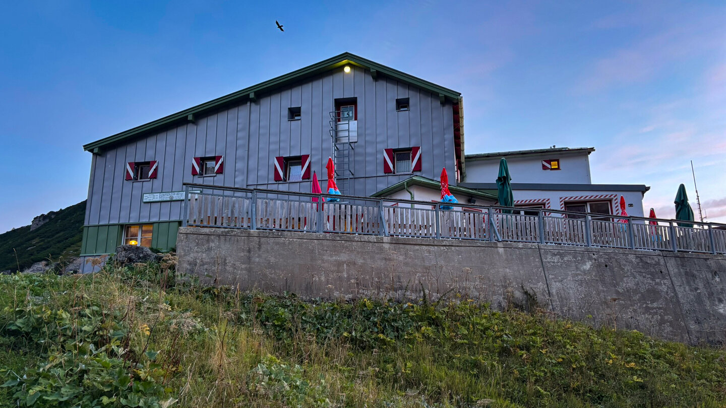 Blick auf das Stripsenjochhaus am frühen Morgen