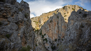 Steilwände am Cañón del Río Bailón