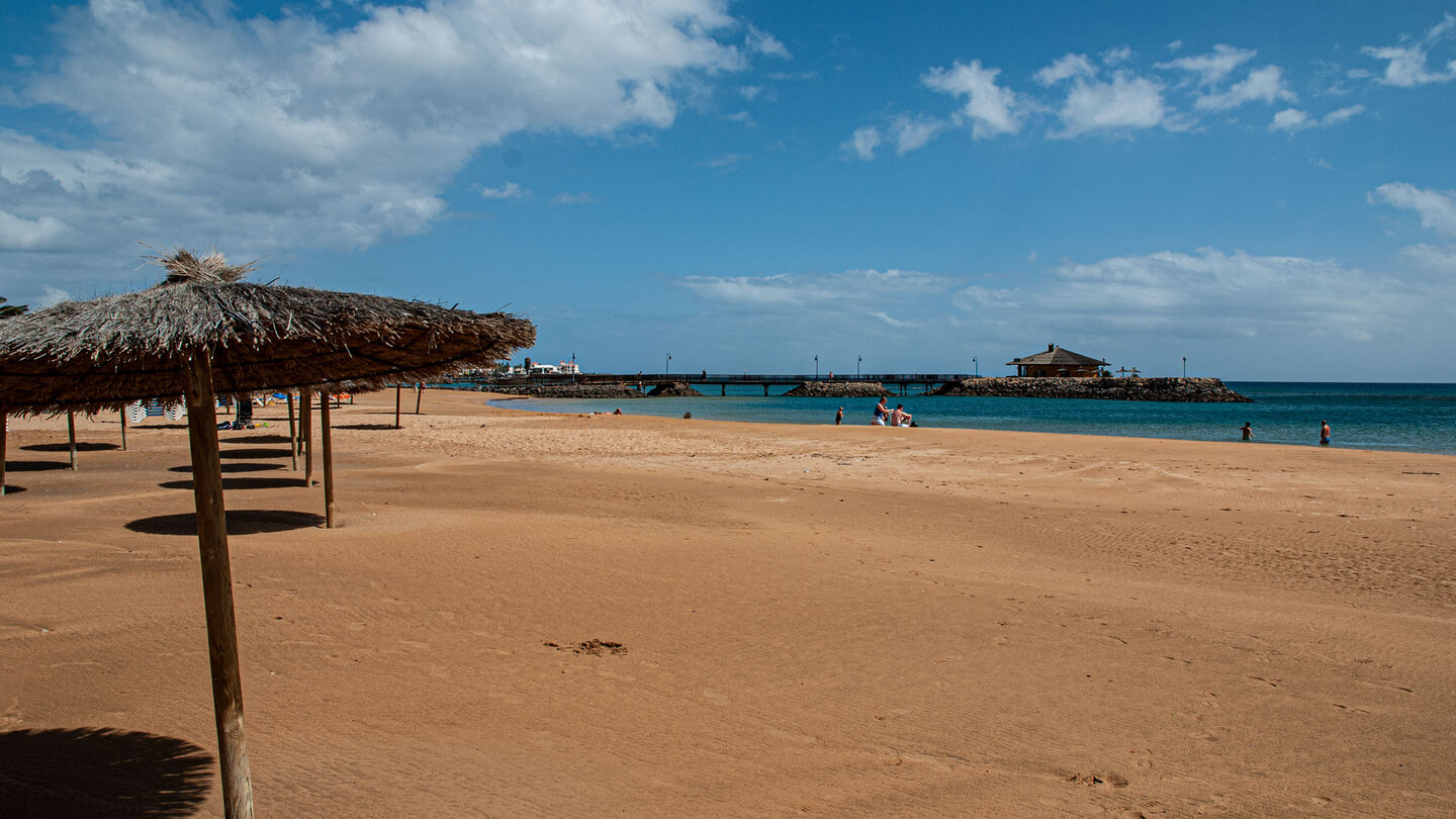 Blick vom Playa de La Guirra nach Caleta de Fuste auf Fuerteventura Blick vom Playa de La Guirra nach Caleta de Fuste auf Fuerteventura