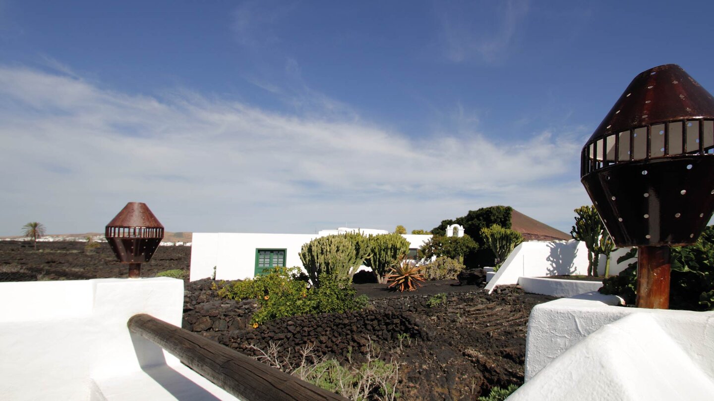 der Aussenbereich der Fundación César Manrique auf Lanzarote der Aussenbereich der Fundación César Manrique