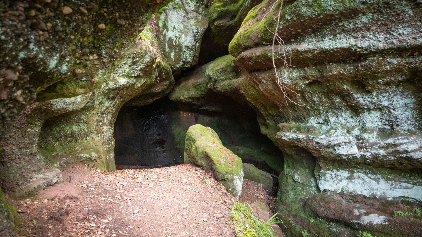 Felsformationen am Teufelsfels bei Obersimten