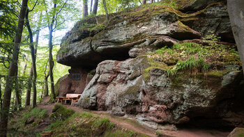 Wanderweg am Teufelsfels bei Obersimten im Pfälzerwald