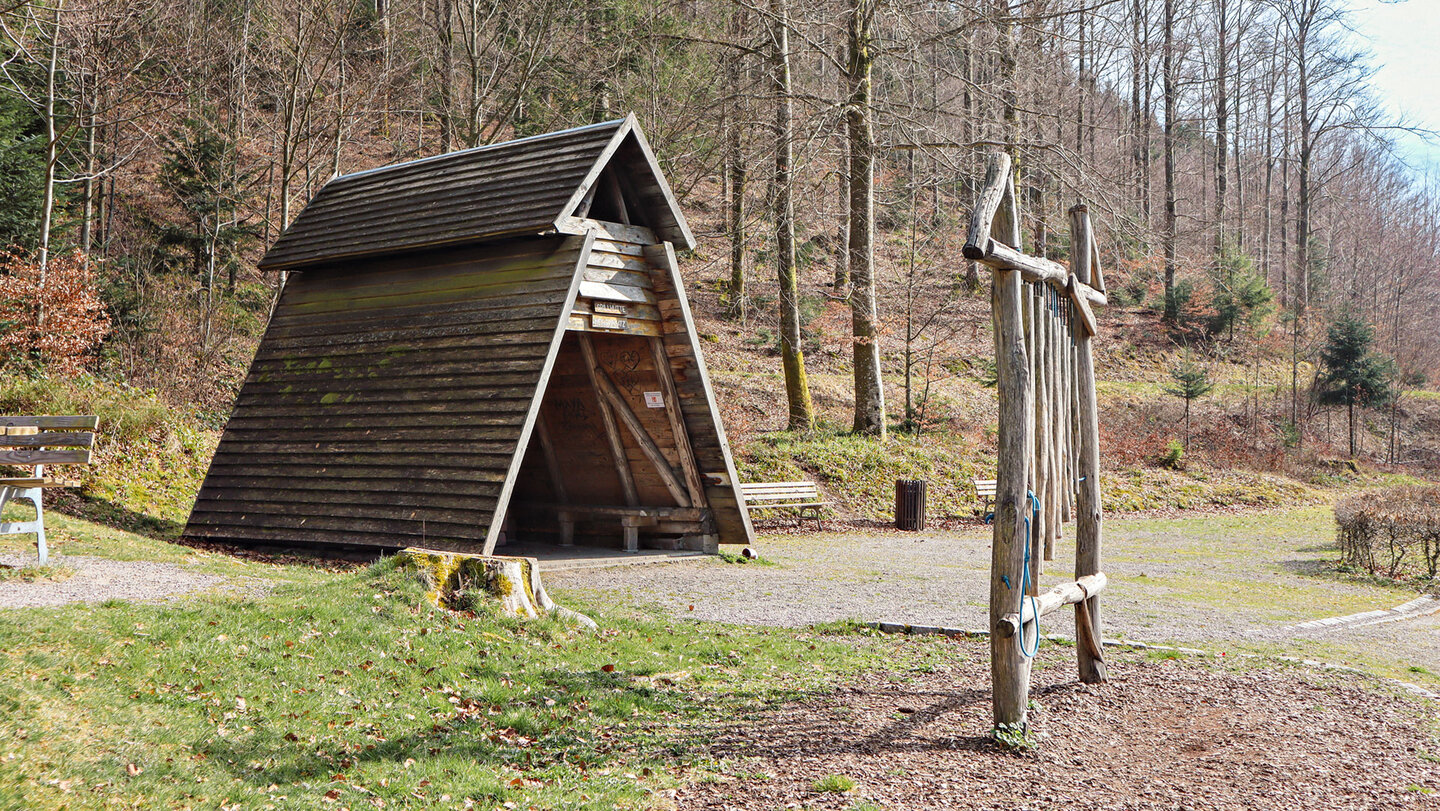 Waldxylophon und Grillhütte am Wheiherplatz