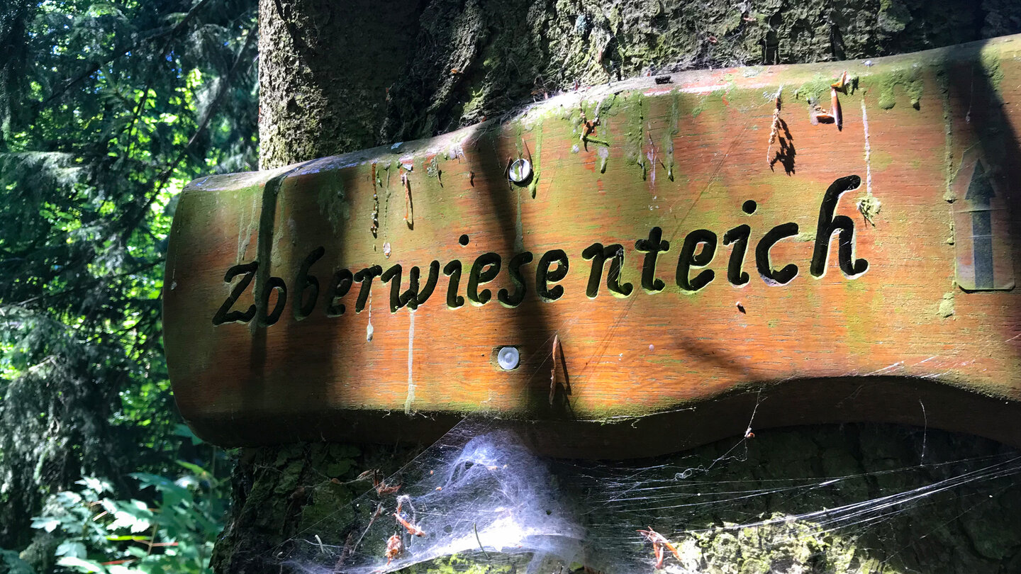 Hinweisschild zum Zoberwiesenteich
