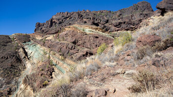 Wanderpfad durch die Felslandschaft der Los Azulejos auf Gran Canaria