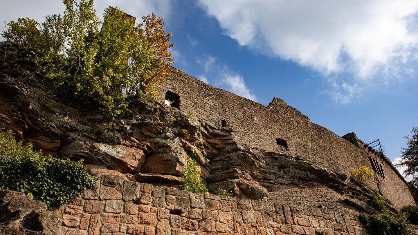 die Burganlage der Madenburg bei Eschbach