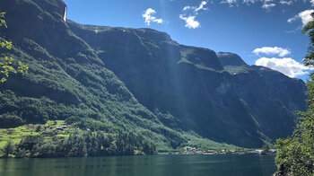 der Ort Gudvangen am Nærøyfjord
