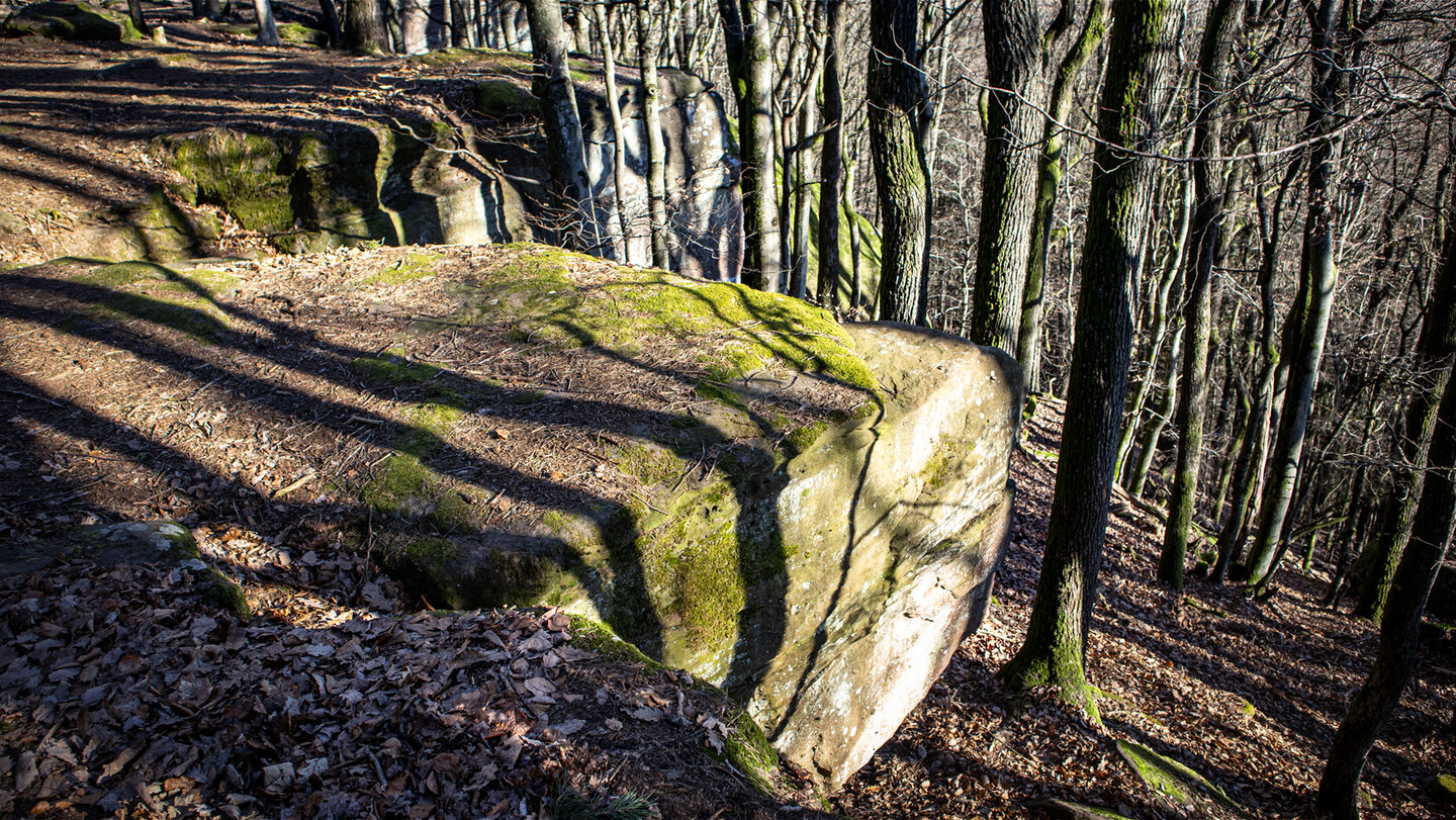 Plattformen im Felsenmeer beim Hüttenberg
