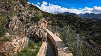 wandern am Wasserkanal Acequia Lízar zum Barranco del Arco in Frigiliana