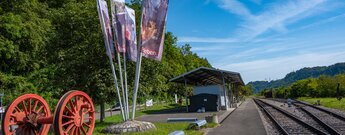 am Bahnhof Weizen im beginnt und endet die Sauschwänzlebahn