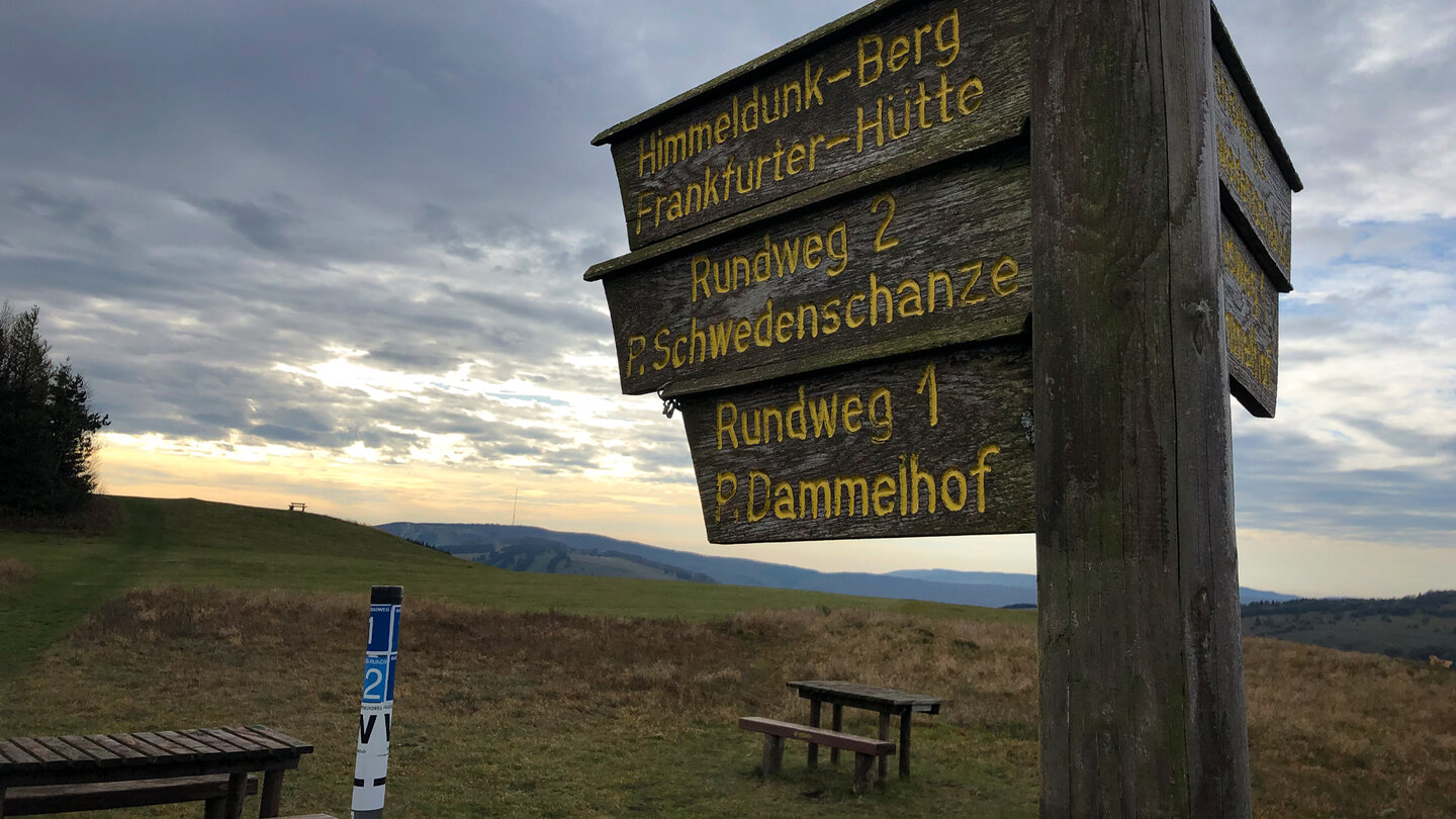 Wegweiser zur Schwedenschanze Wegweiser zur Schwedenschanze