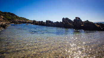 Meerwasserbecken der Baños de Claudia