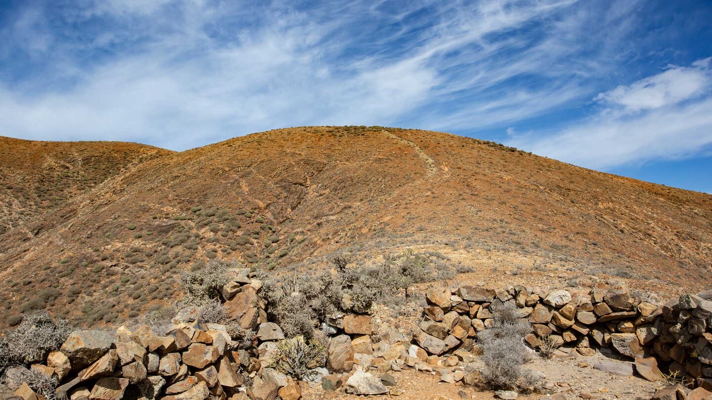 Blick von der Gambuesa entlang des Bergrückens El Rodeo