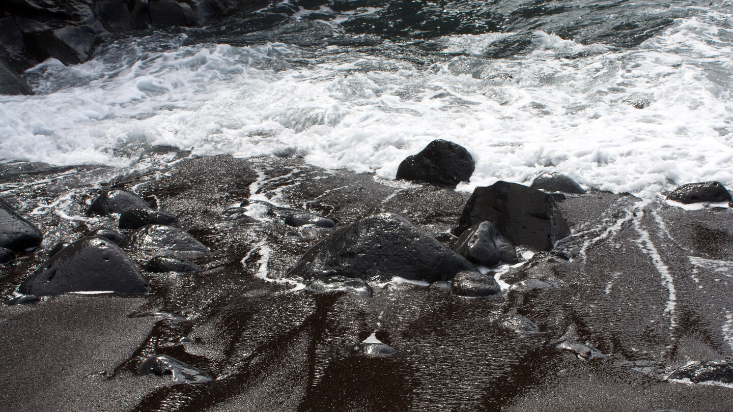 schwarzer Strand am Kap Punta de Teno