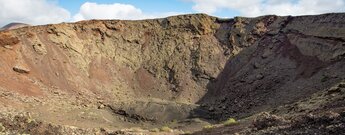 der erstarrte Lavapanzer in der Caldera de la Rilla