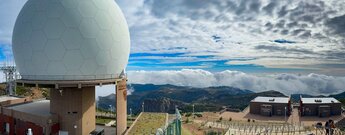 Radarstation der Portugiesischen Luftstreitkräfte auf dem Pico do Areeiro auf Madeira Radarstation der Portugiesischen Luftstreitkräfte auf dem Pico do Areeiro