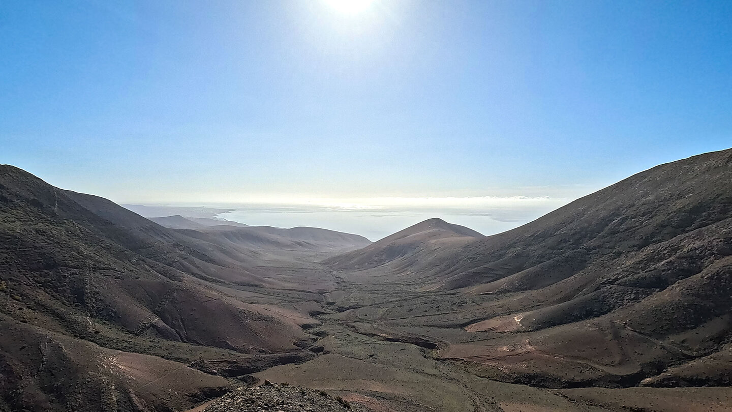 Blick über das Valle del Higueral zur Küste