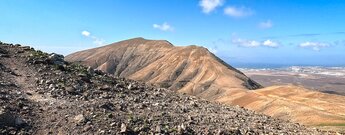 Wanderung an der Degollada del Portuges mit Blick auf Playa Blanca