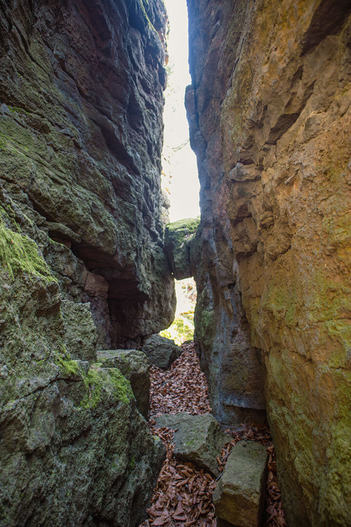 Felsspalten im Felslabyrinth am Battert