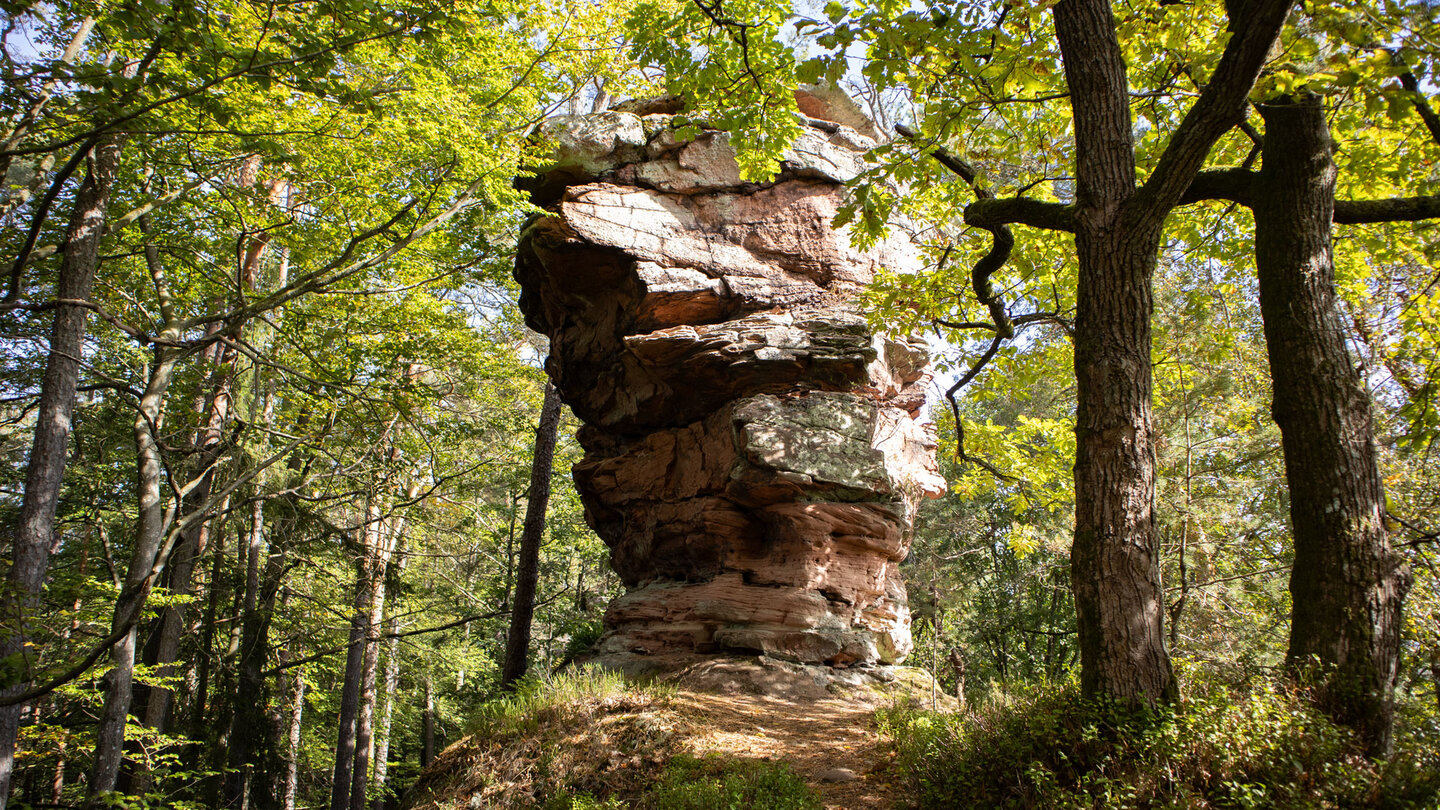 die Wanderroute führt entlang der Lachbergtürmchen Wanderroute entlang der Lachbergtürmchen
