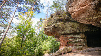 Der Hohle Felsen am Altschlosspfad
