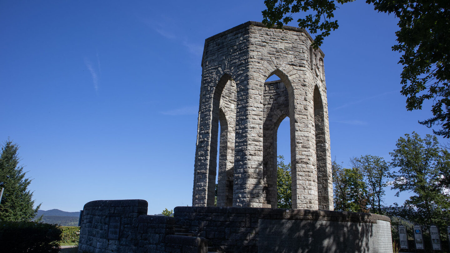 das Kriegerdenkmal oberhalb von Gernsbach