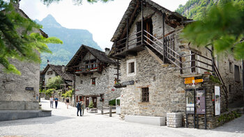 Blick auf den Ortskern von Sonogno