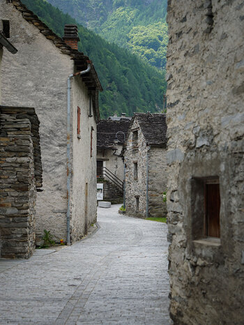 eine Gasse in Sonogno