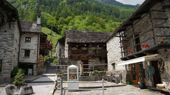 traditionelle Rustici in Sonogno