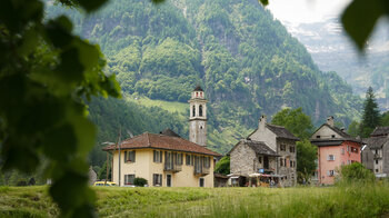 Blick auf Sonogno im Verzascatal