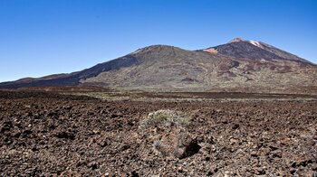 Ausblick über die Wanderung mit den Narices del Teide dem Pico Viejo und dem Teide