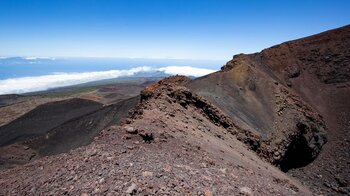 die Kraterlandschaft der Narices del Teide mit dem Teno-Gebirge