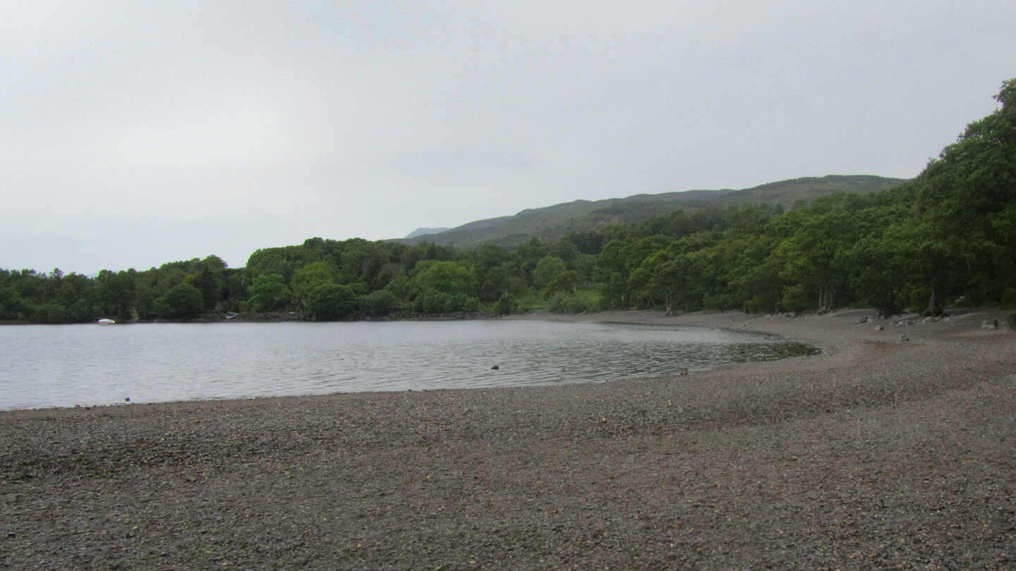 Kiesstrand am Loch Lomond