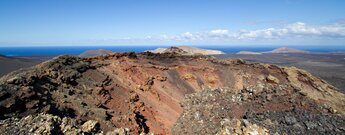 der Kraterrand des Montaña del Señalo mit der Caldera Blanca im Hintergrund