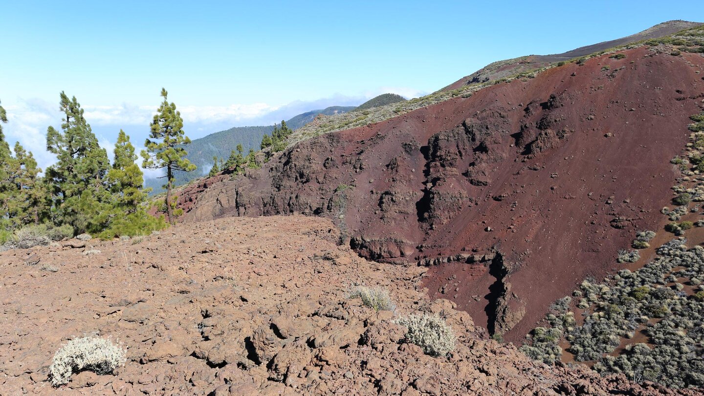 Schlucht neben dem Wanderpfad am Montaña Limón