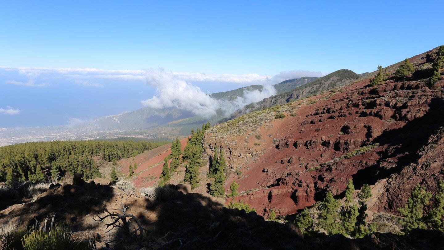 aufziehende Wolken über dem Valle de Orotava vom Wanderpfad bei der Schlucht