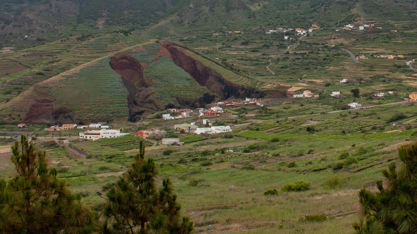 Blick auf den Berg Montaña de el Palmar bei der Aufwanderung nach Teno Alto