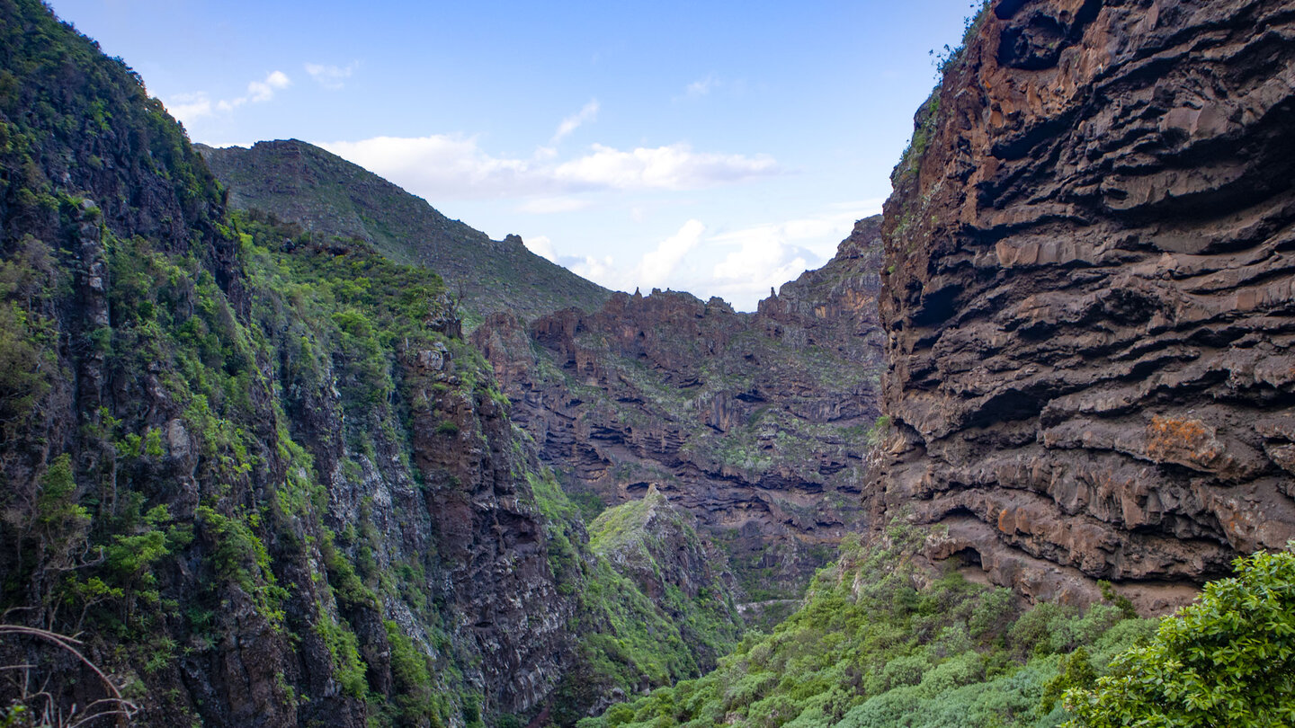 spektakuläre Gebirgslandschaft entlang der Wanderung