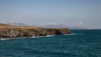 Ausblick entlang der Küste bis Puerto del Carmen